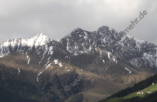 05.2014, Suedtirol,
Meran und Umgebung

Foto: Ulrich Wagner

Originalbild: 5184 x 3456

BESCHREIBUNG SIEHE KEYWORDS !!