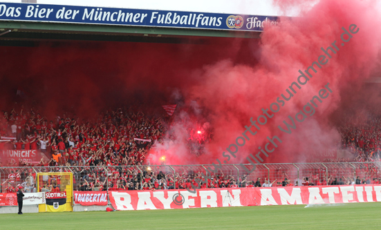 02.08.2015, Fussball Regionalliga,FC Bayern Muenchen II - TSV 1860 Muenchen II

Foto: Ulrich Wagner

Originalbild: 5184 x 3456